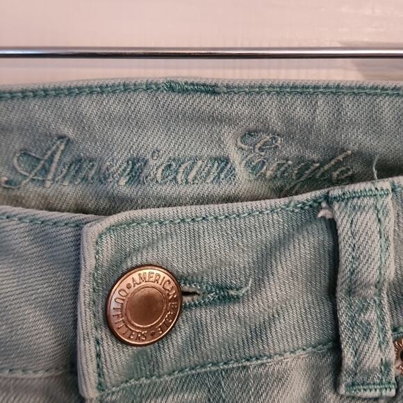American Eagle Light Wash Jeans, 8 - Picture 5 of 9